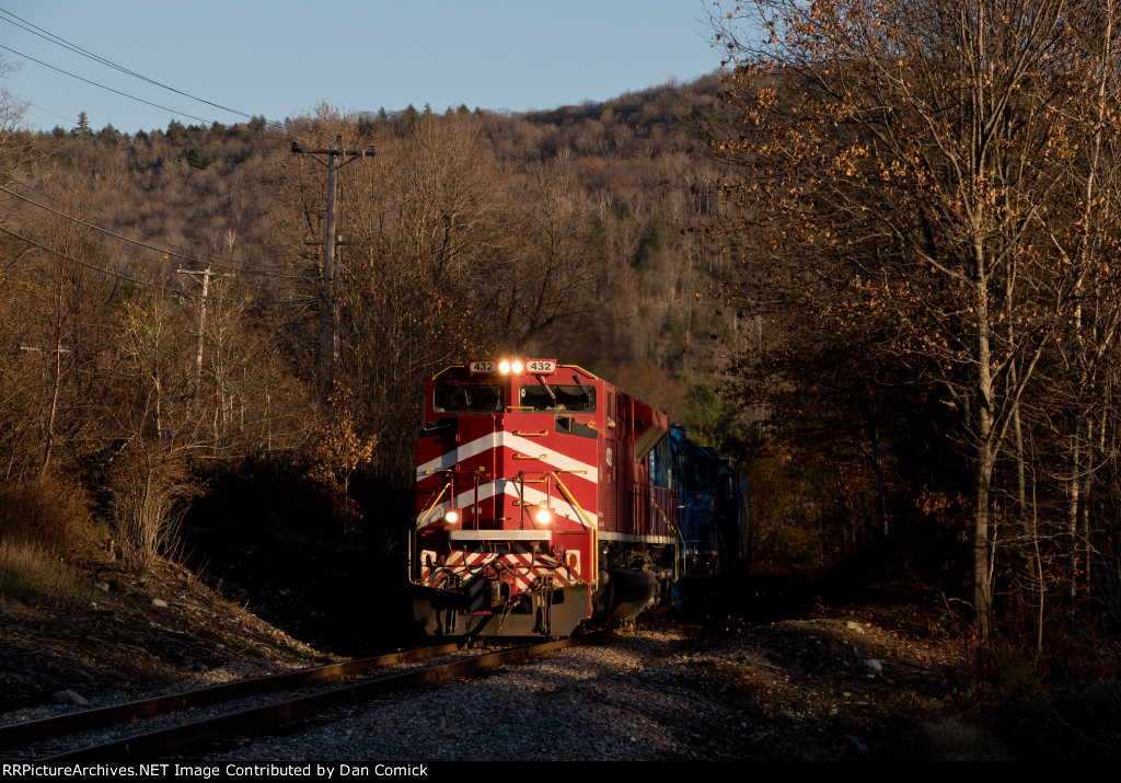 VTR 432 Leads GMRC #264 at Proctorsville